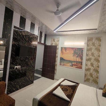 Hotel Smart Plaza New Delhi Exterior photo
