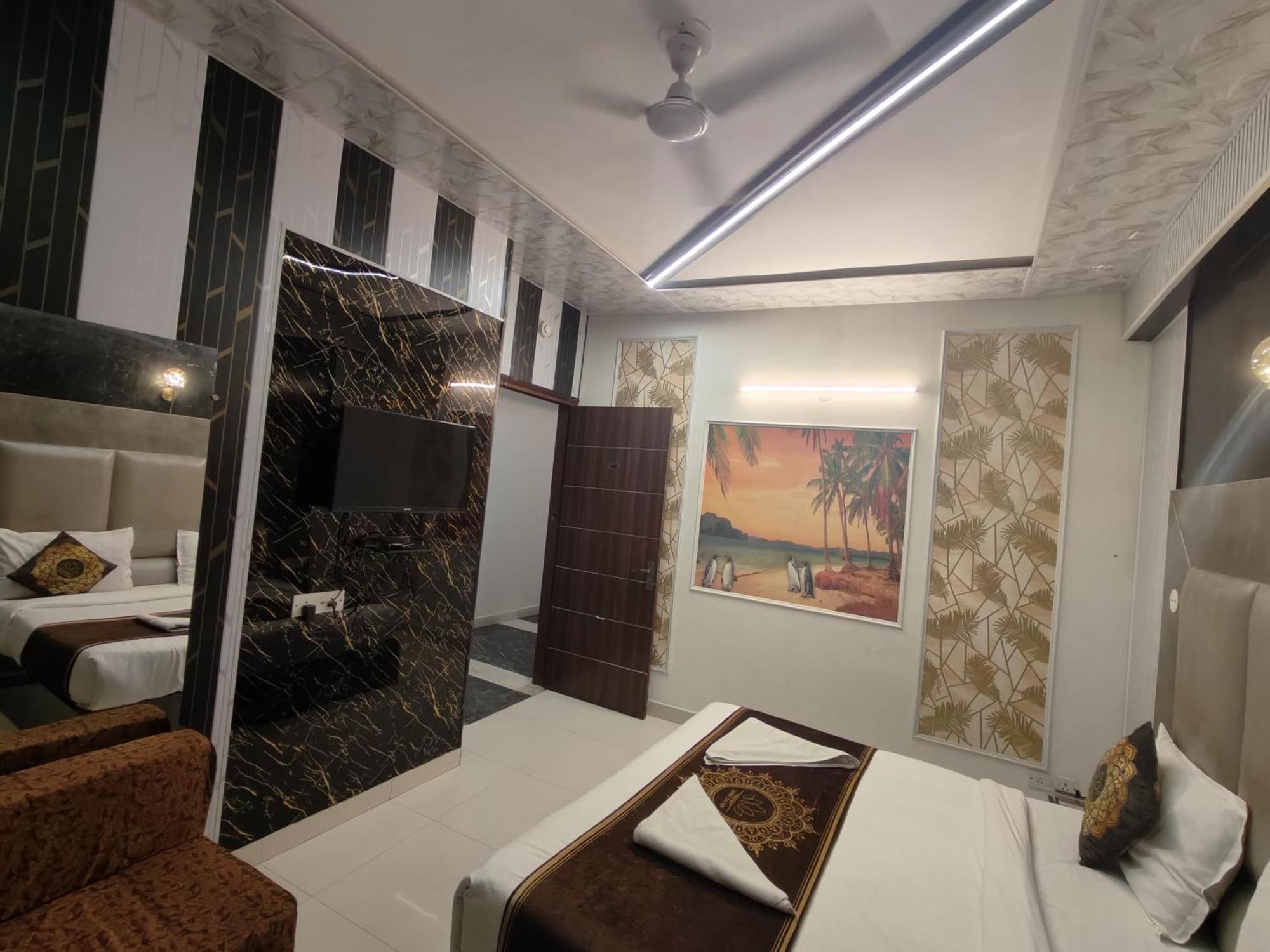 Hotel Smart Plaza New Delhi Exterior photo